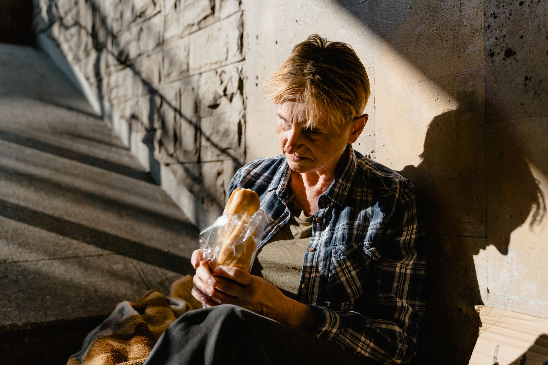 Women experiencing homelessness in B.C. rose 46% in five years, new data show