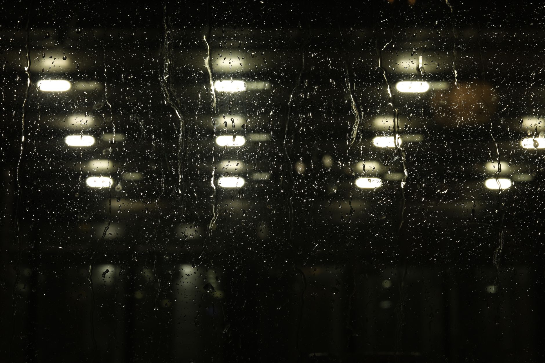 Wednesday drizzle, transit hiccups, and Bruno Mars tonight.